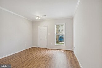 Building Photo - 2547 Sandbourne Ln