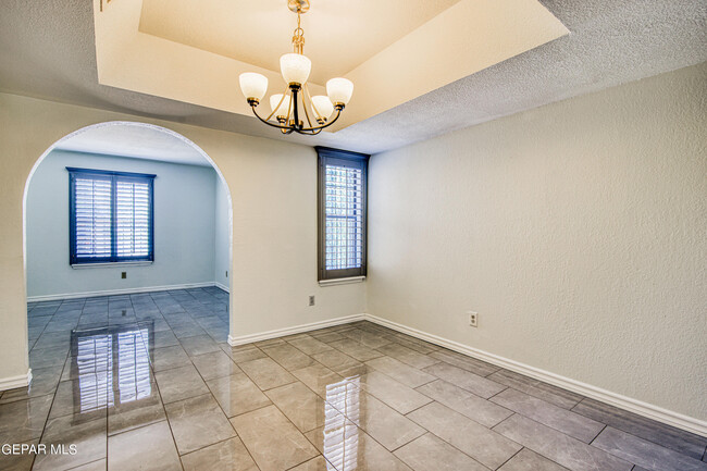 Building Photo - 661 Bluff Canyon Cir