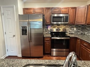 Building Photo - 4704 Pennoak Ln