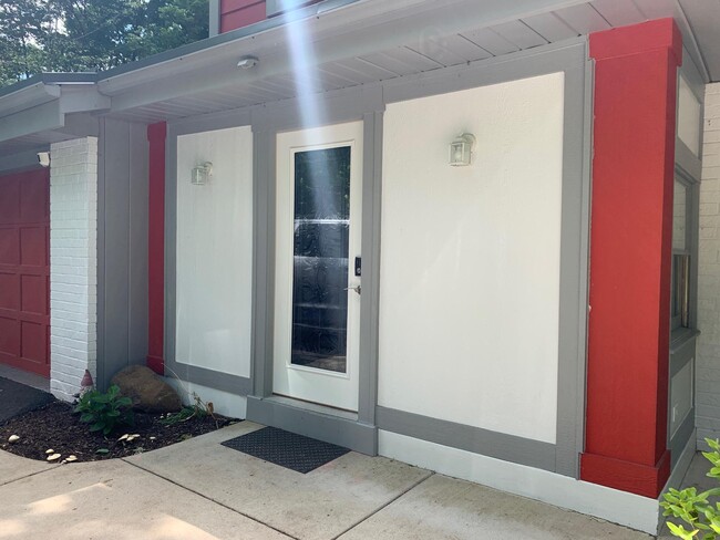 Building Photo - N2781 Wildwood Dr
