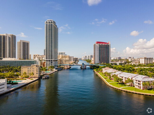 Building Photo - Ocean Reef at Seawalk Pointe Apartments