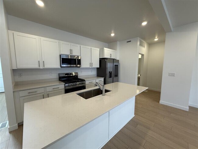 Building Photo - 1514 W Bright Eyes Ln