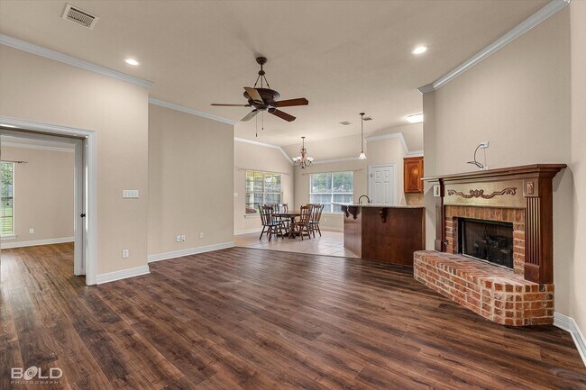 Foto del edificio - 126 Satinwood Cir