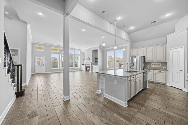 Building Photo - 18611 Navarro Branch Dr