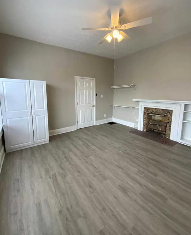 Foto del edificio - Modern Comfort: Charming 4-Bed, 2bath with...
