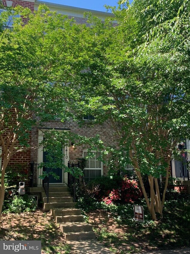 1410 Saunders Dr, Fredericksburg, VA 22401 Townhome Rentals in