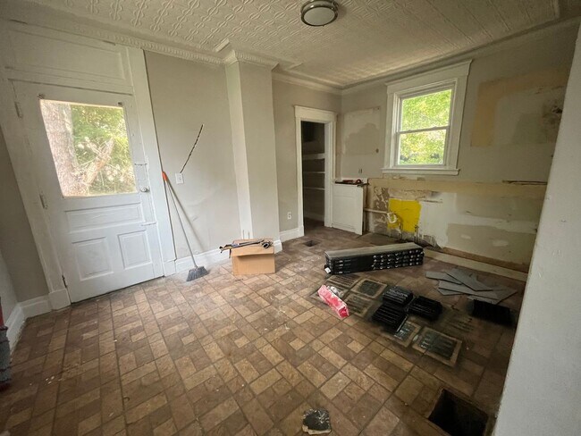 Building Photo - 1140 Homeside Ave
