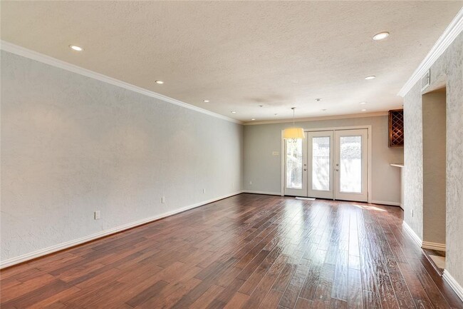 Building Photo - 1537 Bonanza Rd