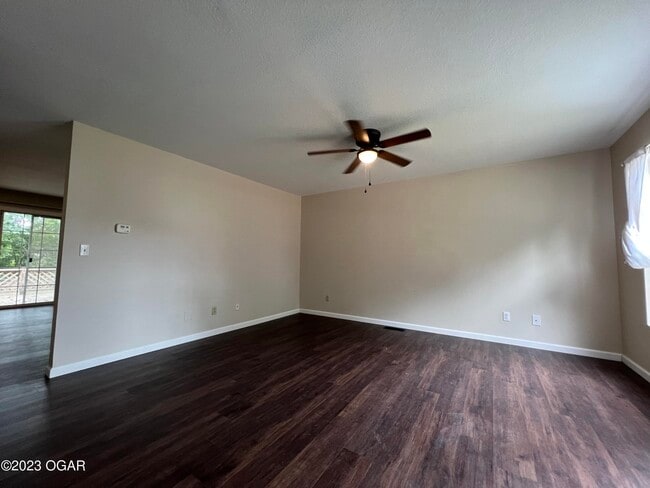 Building Photo - 105 Bogey Cir