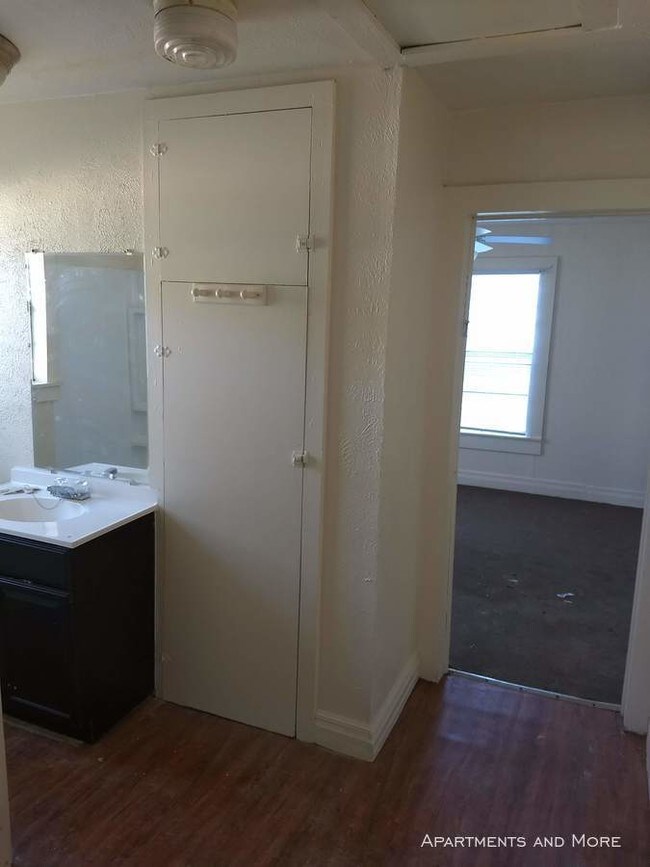 Building Photo - 205 Salinas Rd