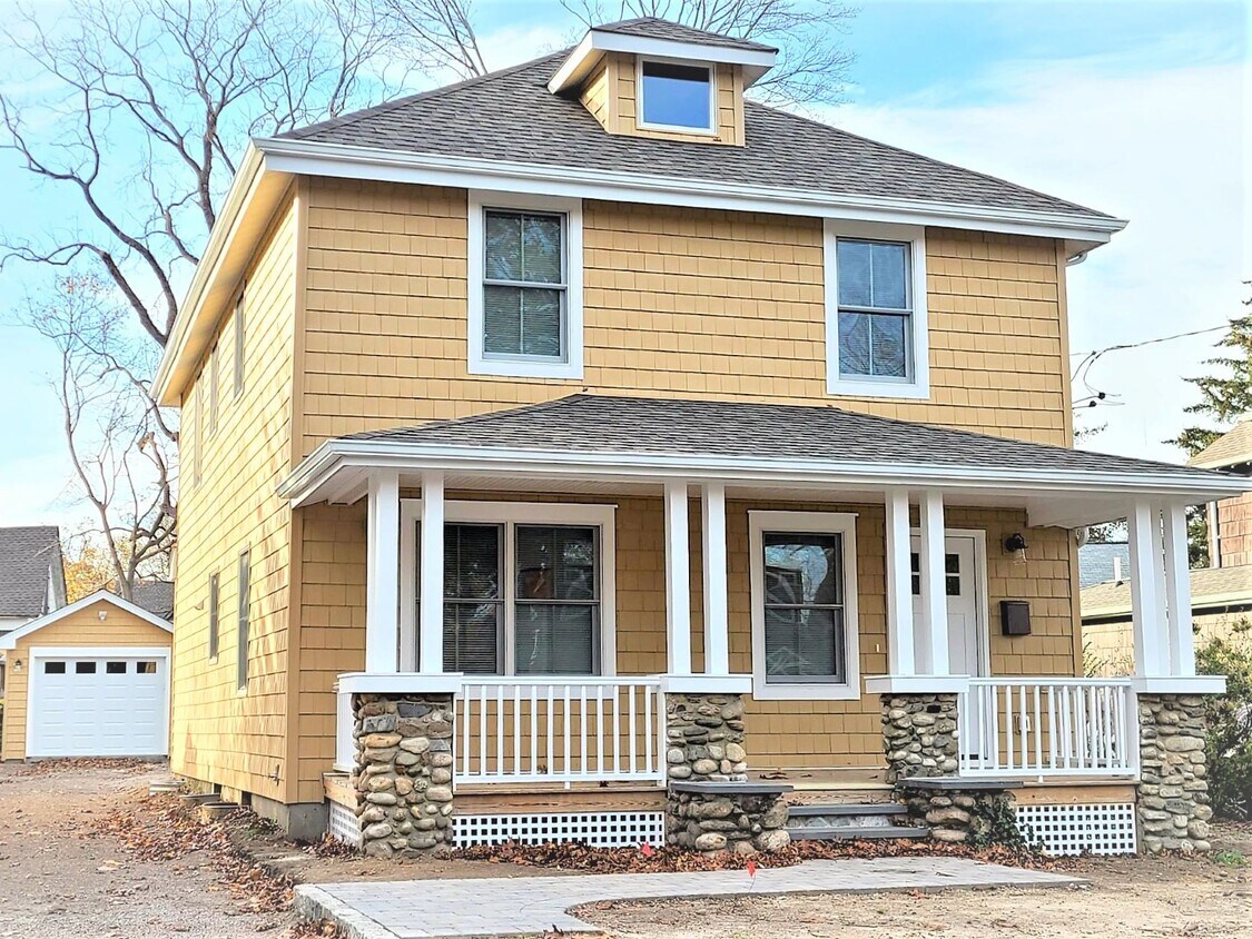 133 Seaview Ter, Northport, NY 11768 House Rental in Northport, NY