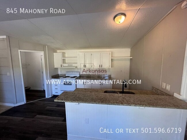 Building Photo - 845 Mahoney Rd