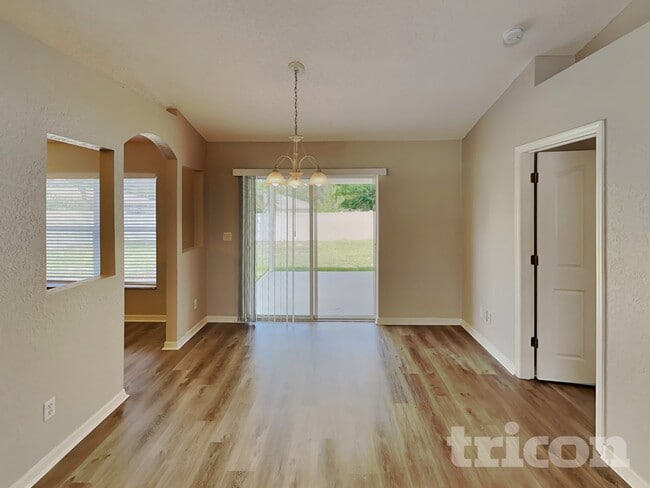 Foto del edificio - 2425 Bishop Rd