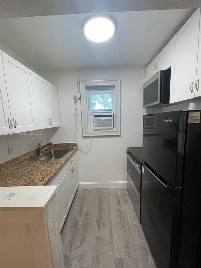 Building Photo - 2118 N 19th Ave