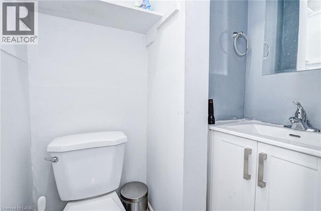 Building Photo - 13-15 AINSLIE Street N Unit# 2