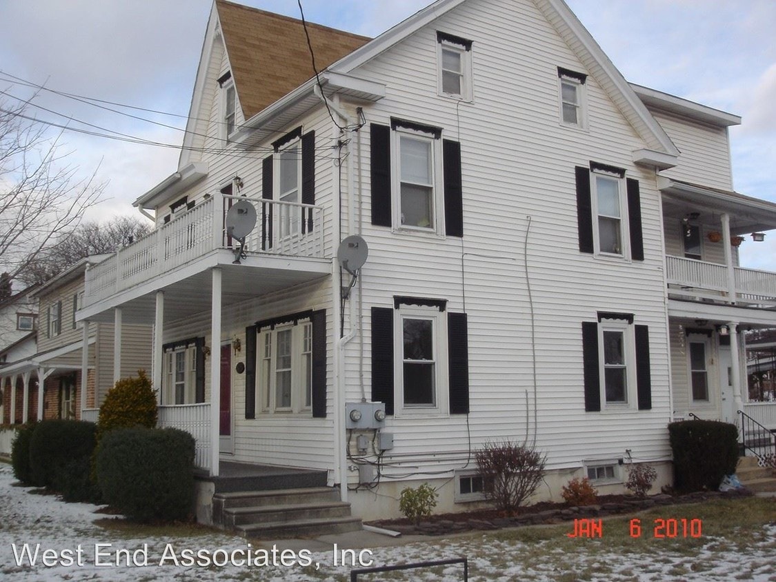 525 Washington St, Walnutport, PA 18088 Condo for Rent in Walnutport