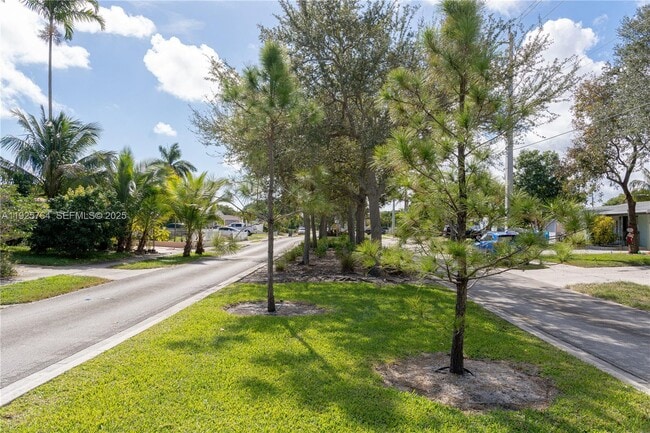 Foto del edificio - 5464 NE 3rd Ave