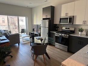 Building Photo - 3204 N Clifton Ave