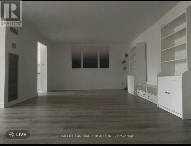 Building Photo - 633 Bay St.