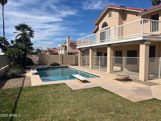 Building Photo - 6283 W Lone Cactus Dr