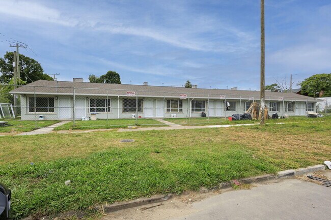 Foto del edificio - 8751 Elmira St