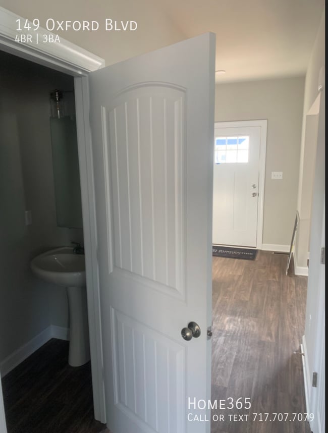 Building Photo - RARE, NEWLY BUILT 4 BEDROOM