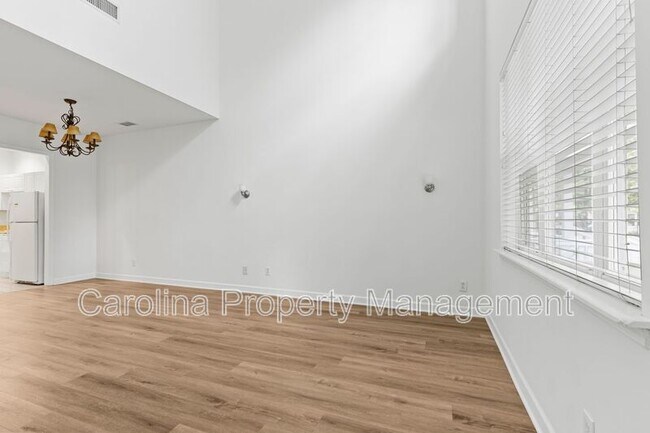Foto del edificio - 8122 Village Harbor Dr