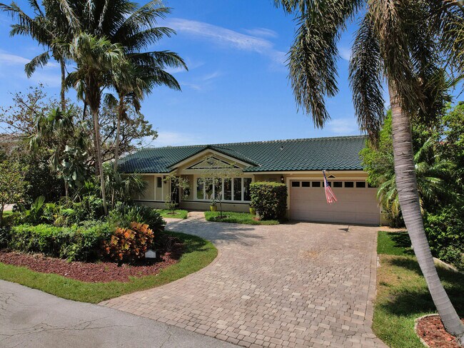 Foto del edificio - 3811 NE 26th Ave