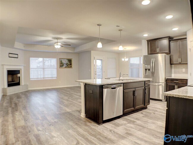 Building Photo - 125 Daymark Dr
