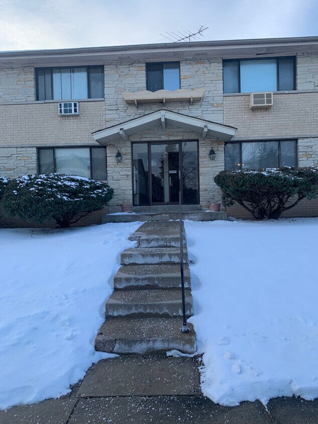 Primary Photo - 4135 N 104th St