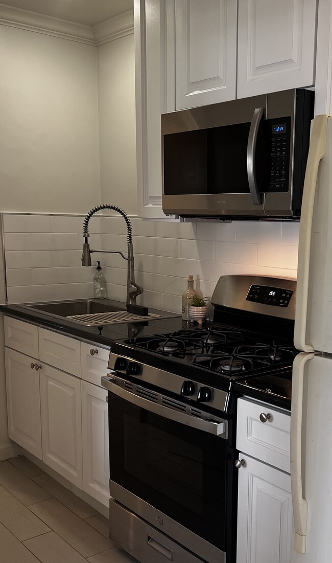 Kitchen - 1500 Broadway