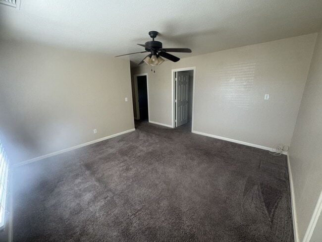 Building Photo - Beautiful upgraded home