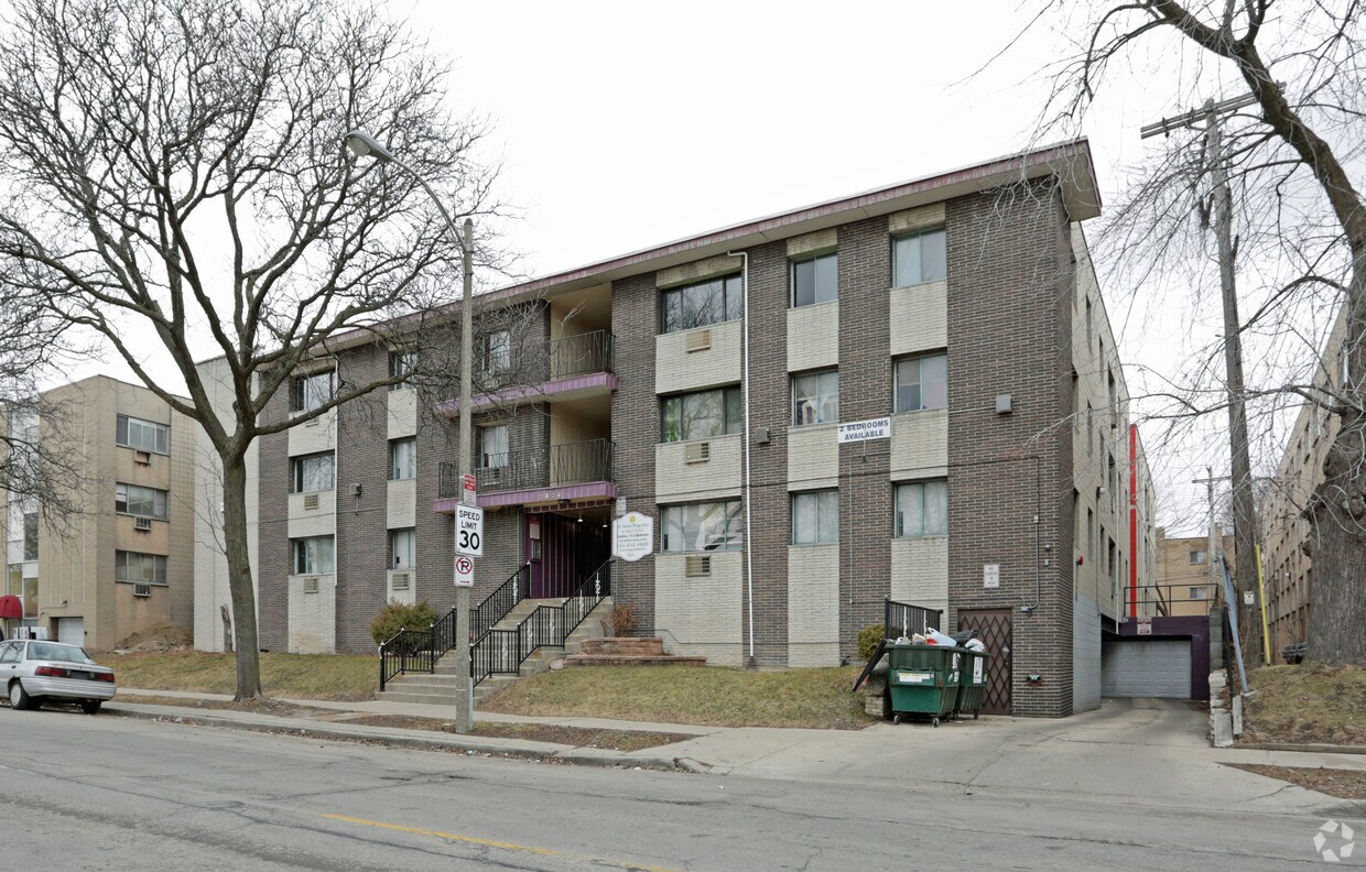 Foto principal - 2836 W Wells St