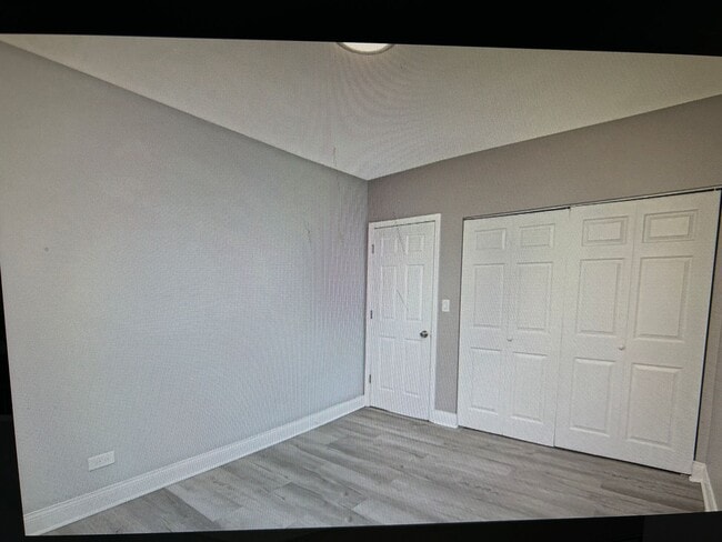 Building Photo - 4611 South Drexel Blvd