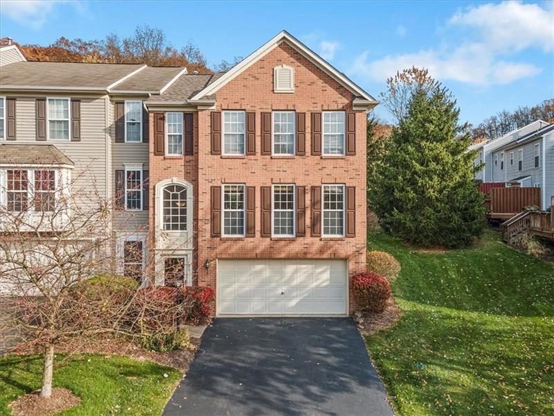 Foto principal - 700 Bush Dr