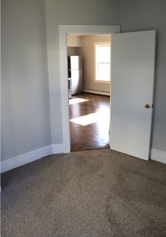 2 Conduit St Unit 2, Lawrence, MA 01841 Room for Rent in Lawrence, MA