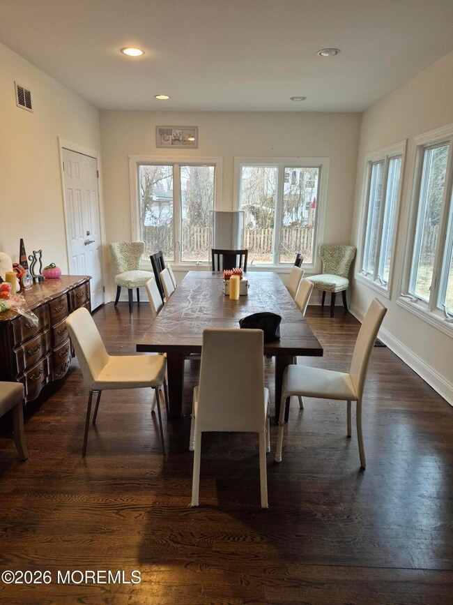 Building Photo - 247 Perrine Ave