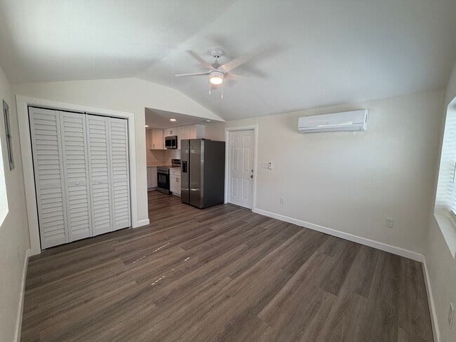 Foto del edificio - 5253 Burlington Ave N