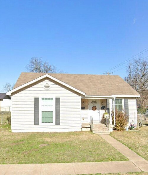 Primary Photo - 1012 Sycamore St