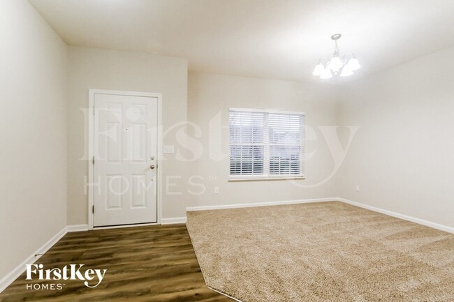 Foto del edificio - 7715 Firecrest Ln