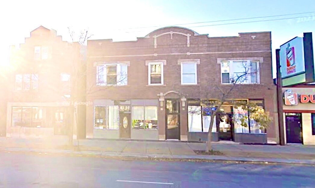 Primary Photo - 2559 W Fullerton Ave