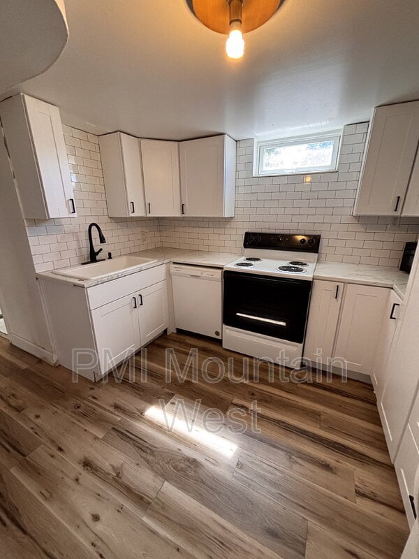 Foto del edificio - 724 N 1200 E St