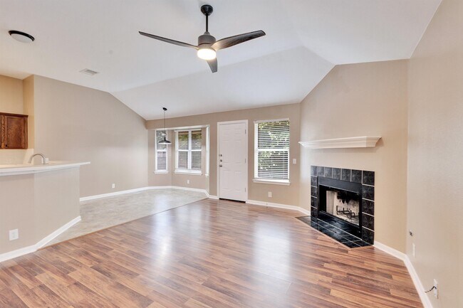 Building Photo - 1006 Buttercup Ct
