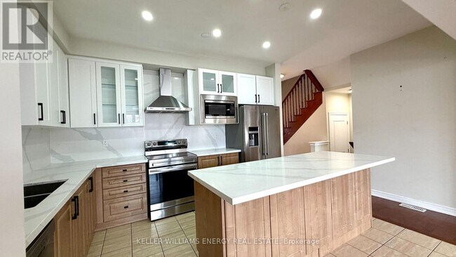 Building Photo - 53 Raven Cross Ave