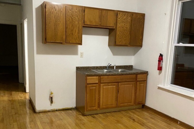 Primary Photo - 3505 E 96th St