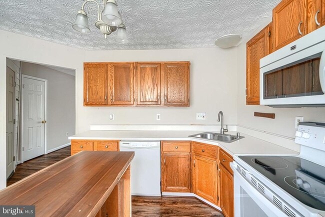 Building Photo - 43 Oak Crest Ct
