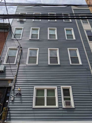 Primary Photo - 58 Madison St