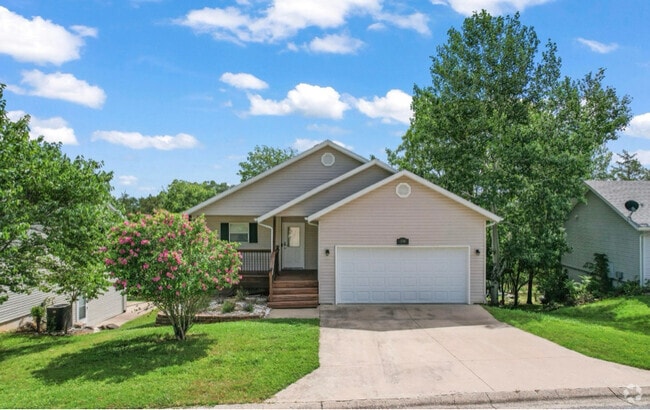 Building Photo - 330 Eagle Dr