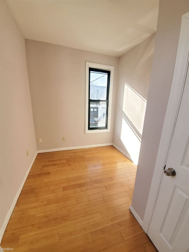 Building Photo - 2 br, 1 bath  - 618 Campbell Ave 1ST