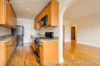 Building Photo - 123 Highland Ave